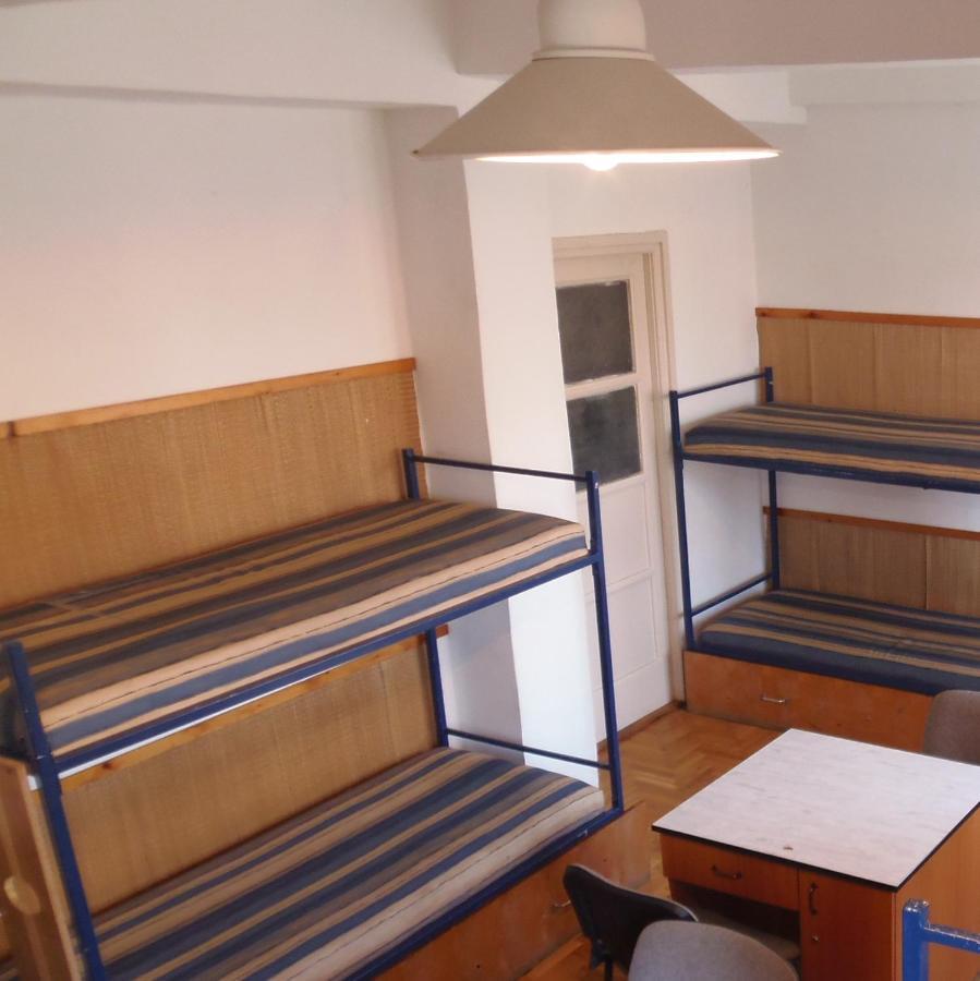 Season Hostel 2 Budapest Eksteriør bilde