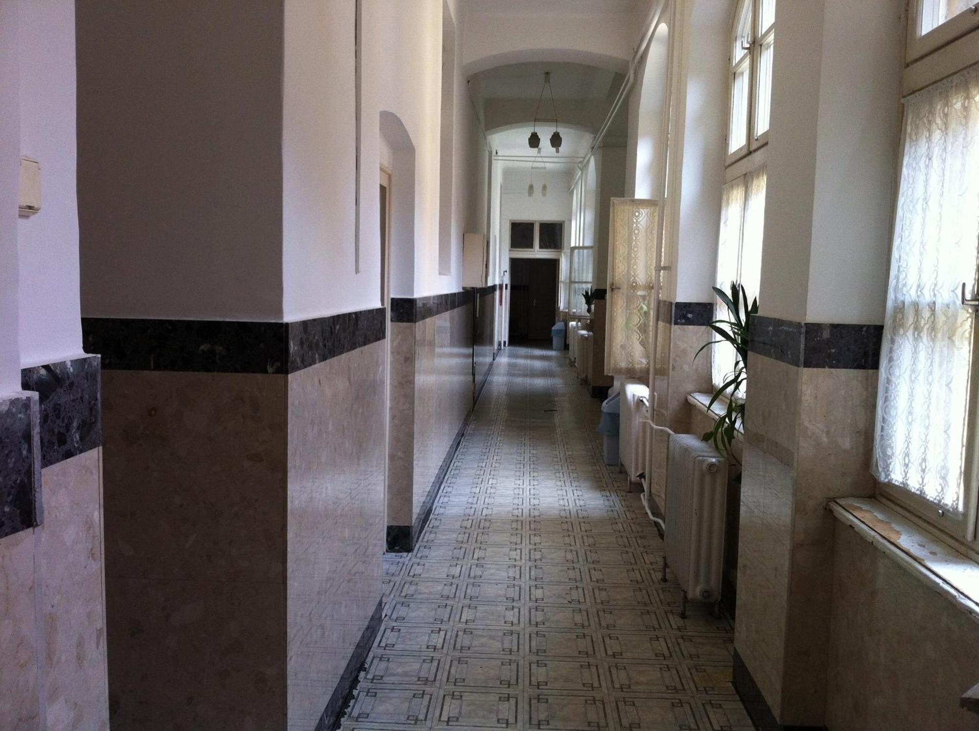 Season Hostel 2 Budapest Eksteriør bilde